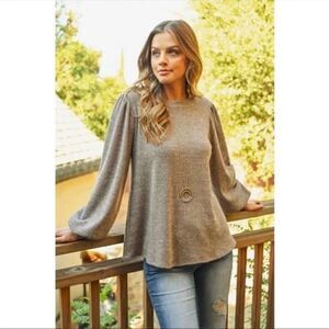 Puffy Sleeve Top Soft and Comfy  Medium